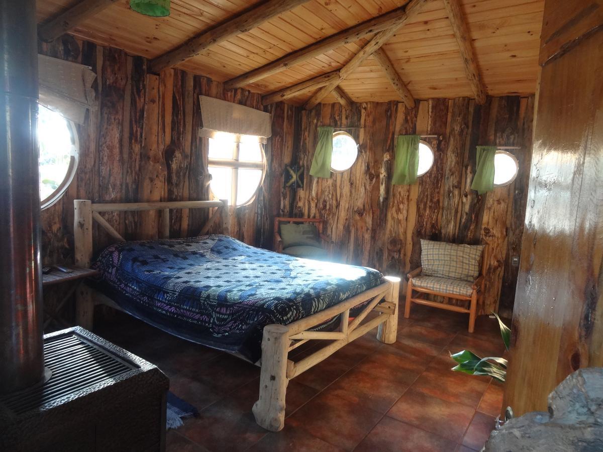 Curi-huapi Lodge *